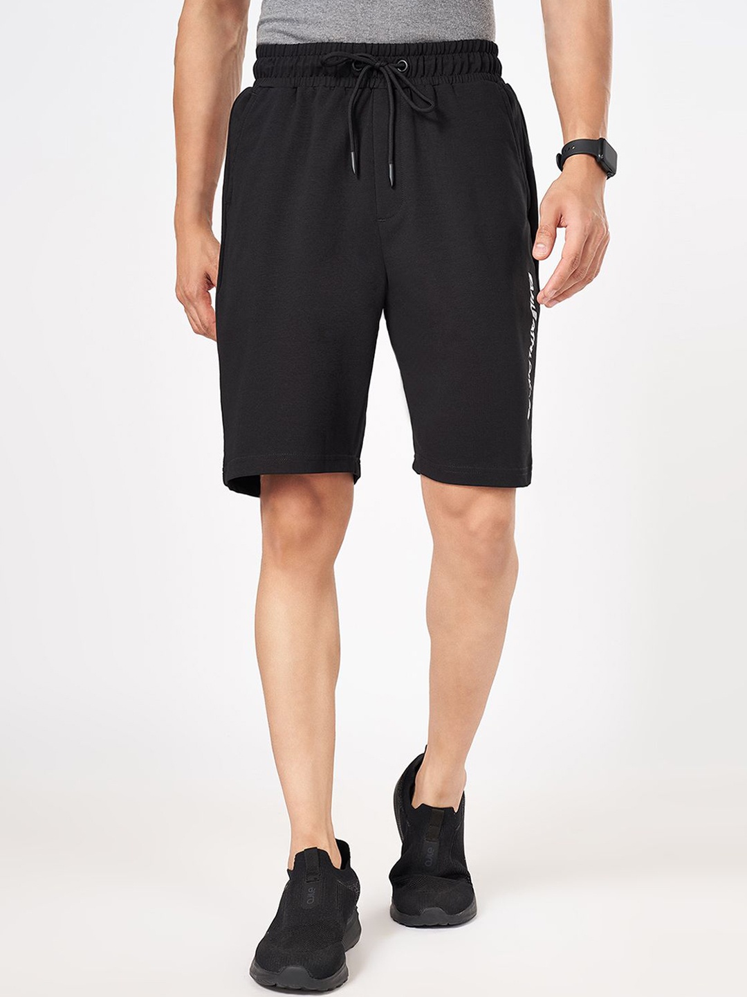 

Ajile by Pantaloons Men Outdoor Regular Fit Shorts, Black