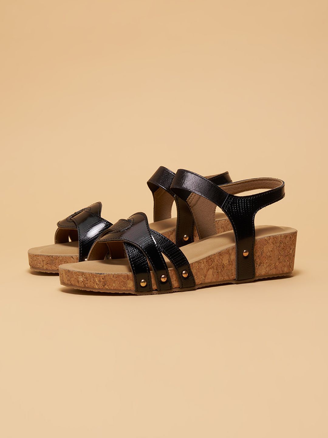 

ERIDANI Bello Textured Sandals, Black