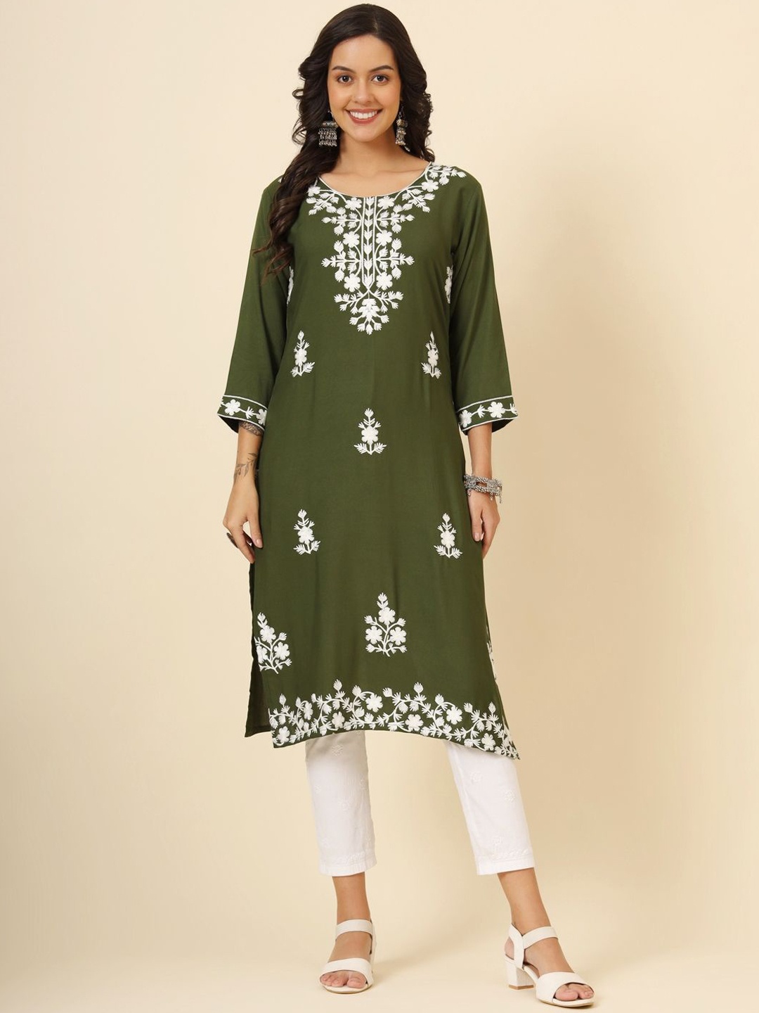 

HERE&NOW Floral Embroidered Straight Kurta, Green
