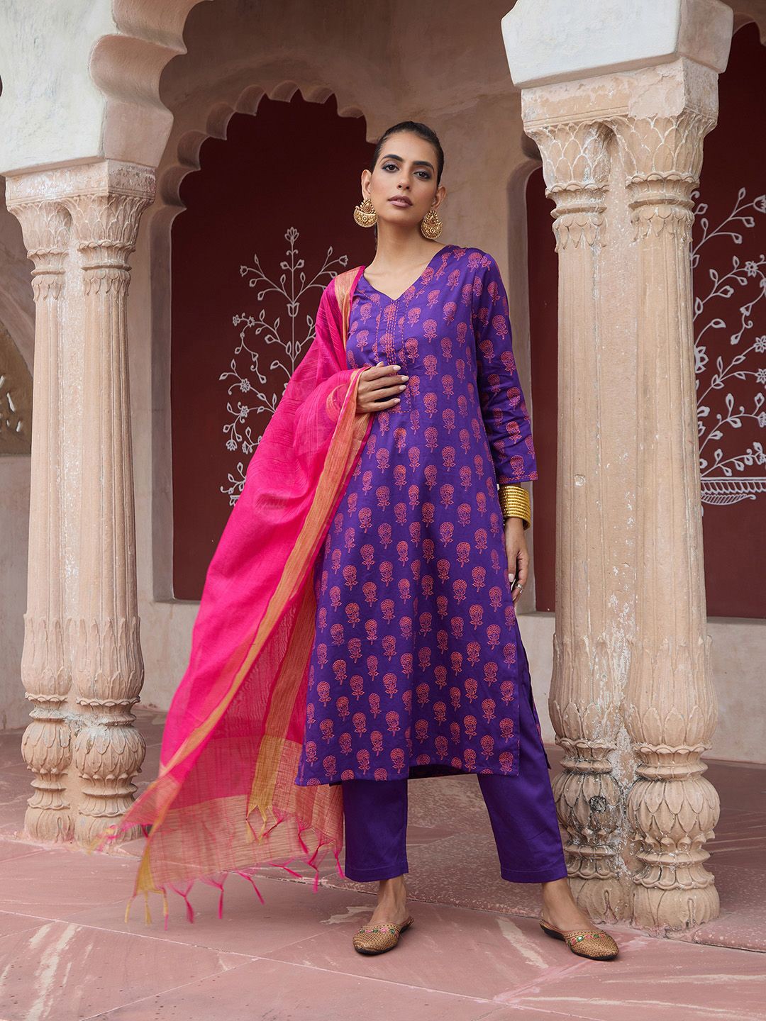

House of Chikankari HOC Crafts Hand Embroidered Printed Kurta Set, Purple