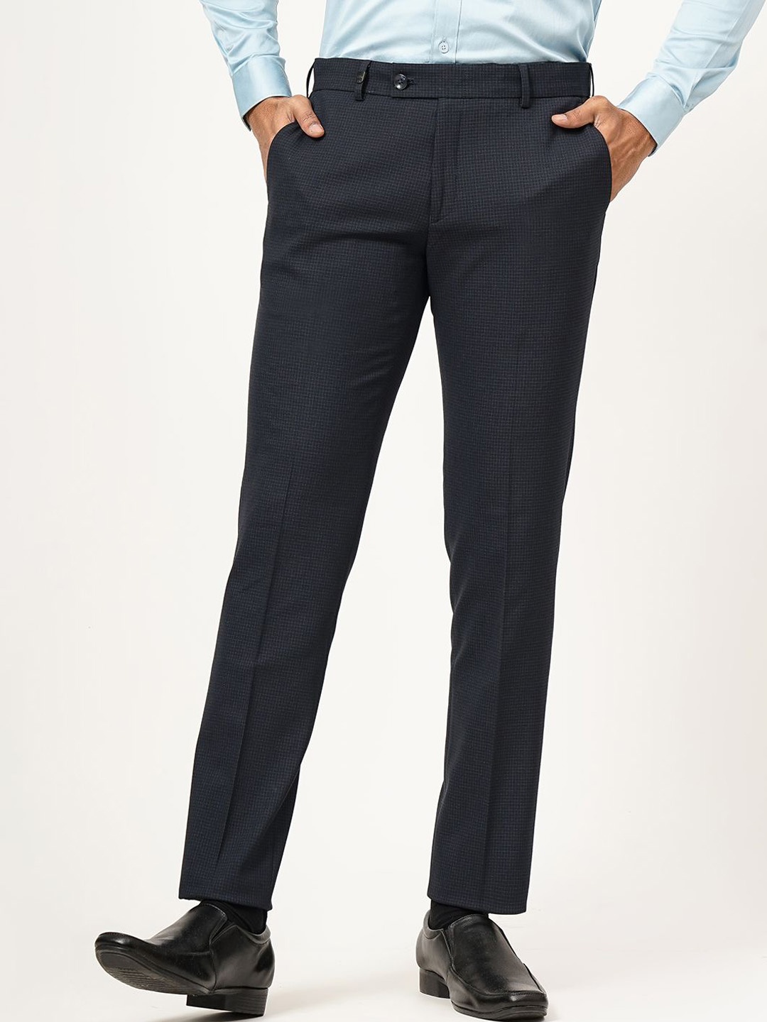 

JB STUDIO Men Mid-Rise Slim Fit Trousers, Navy blue