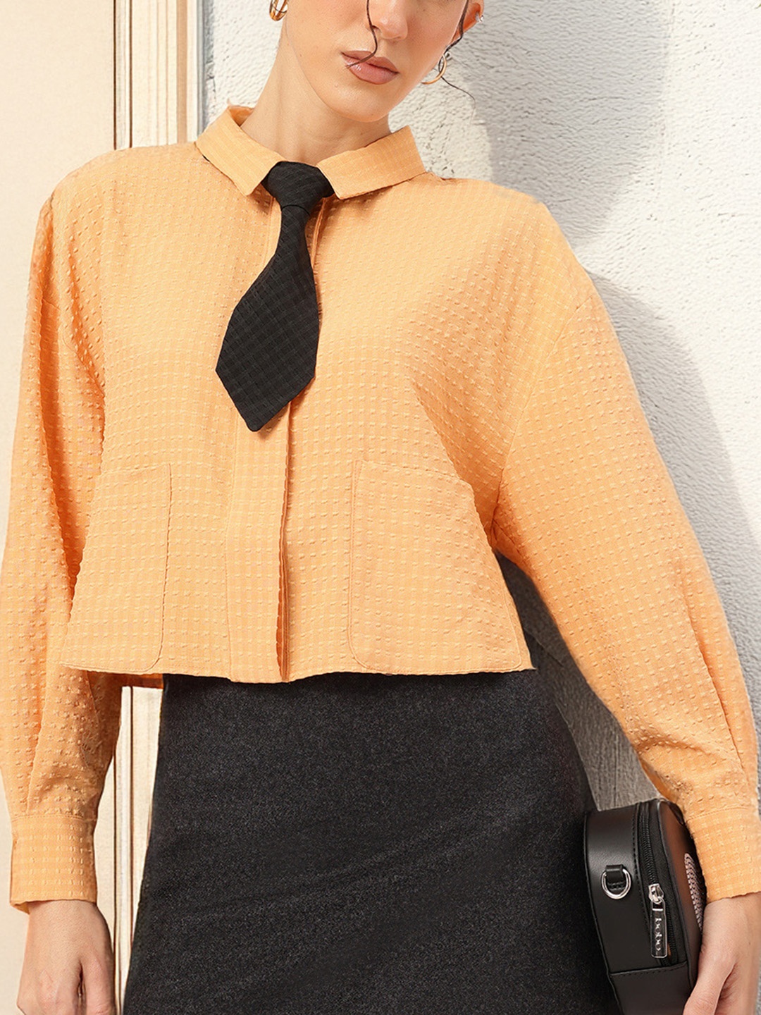 

DressBerry Striking Silhouette Seersucker Shirt with Tie, Orange
