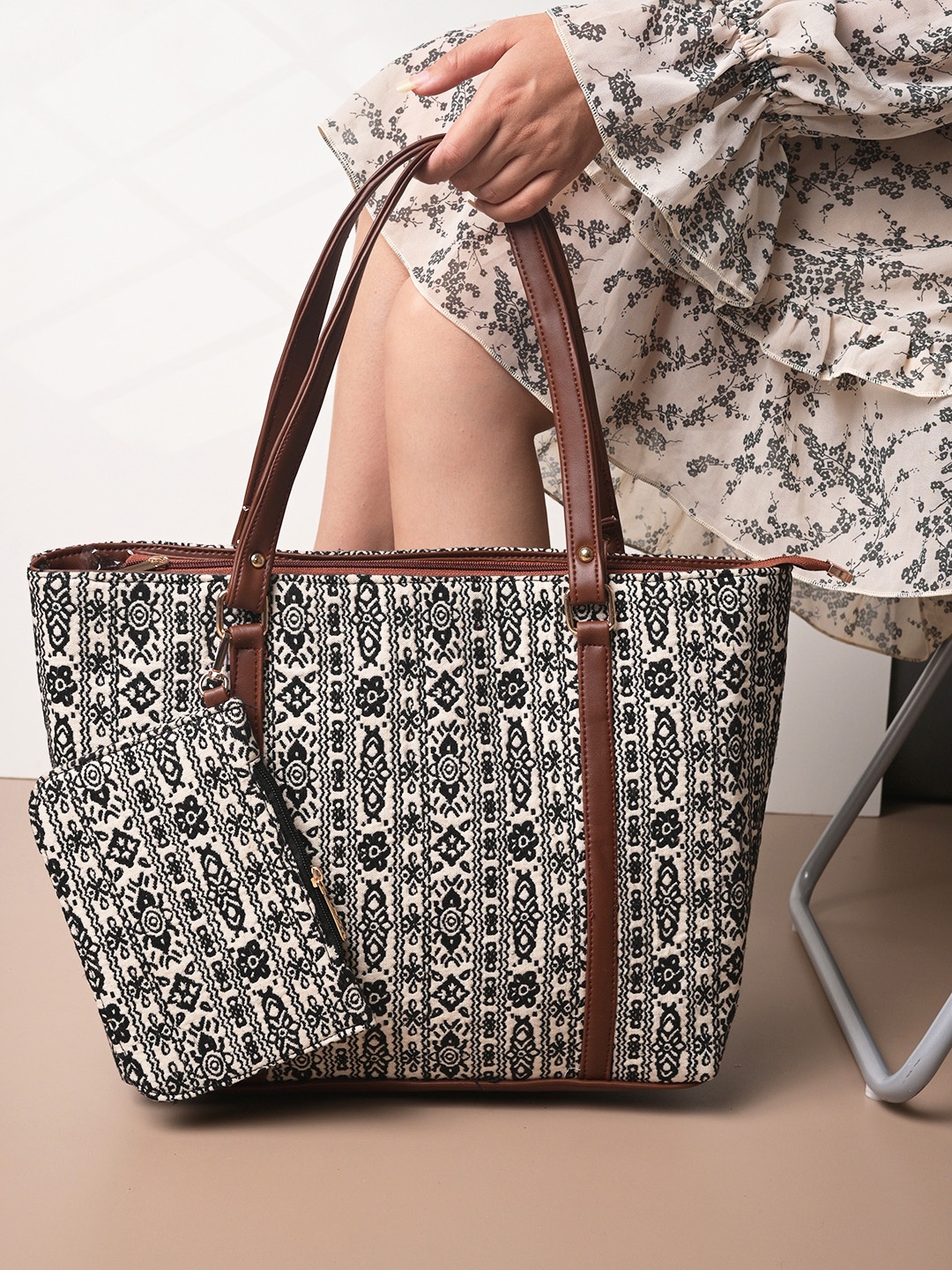 

DRASTR Women Ethnic Motifs Printed Structured Cotton Shoulder Bag With Pouch, White