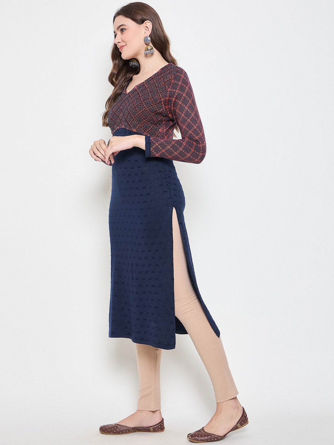 

Zigo Floral Embellished Beads & Stones Straight Woollen Kurta, Navy blue