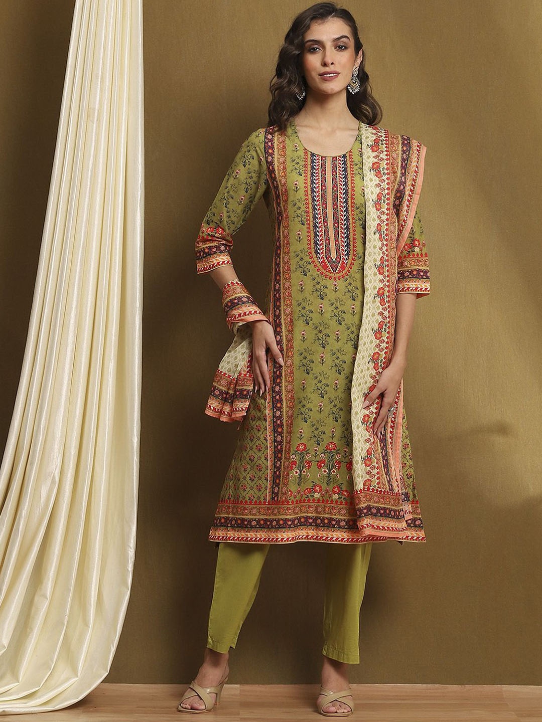 

Biba Women Ethnic Motifs Printed Regular Pure Cotton Kurta with Trousers & Dupatta, Green