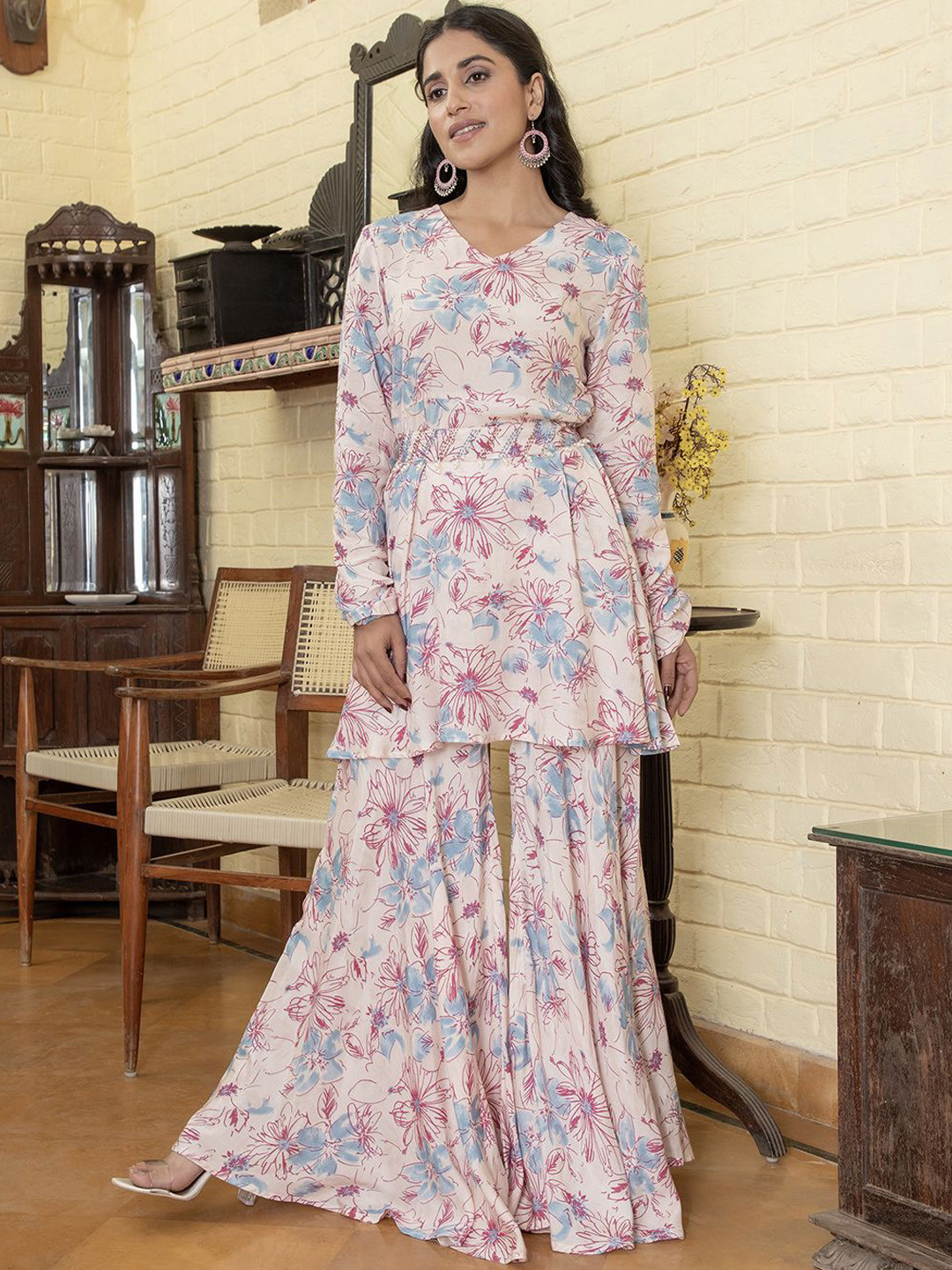 

RangDeep Floral Printed V-Neck Anarkali Kurta with Sharara, Cream