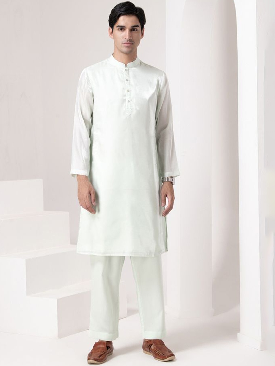 

BARARA ETHNIC Mandarin Collar Long Sleeves Pastels Straight Kurta with Trousers, Green