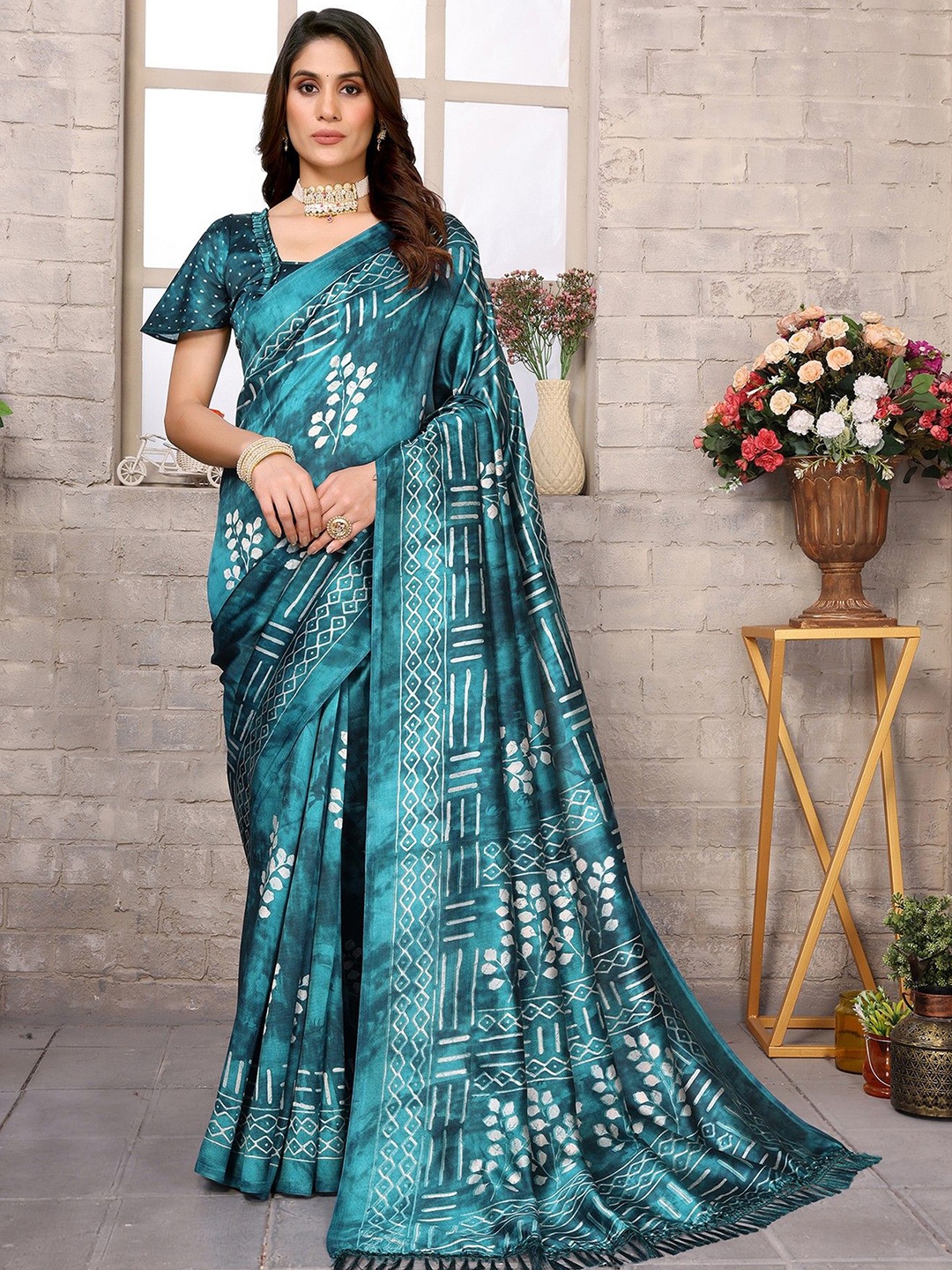 

KALINI Floral Printed Festive Saree, Blue