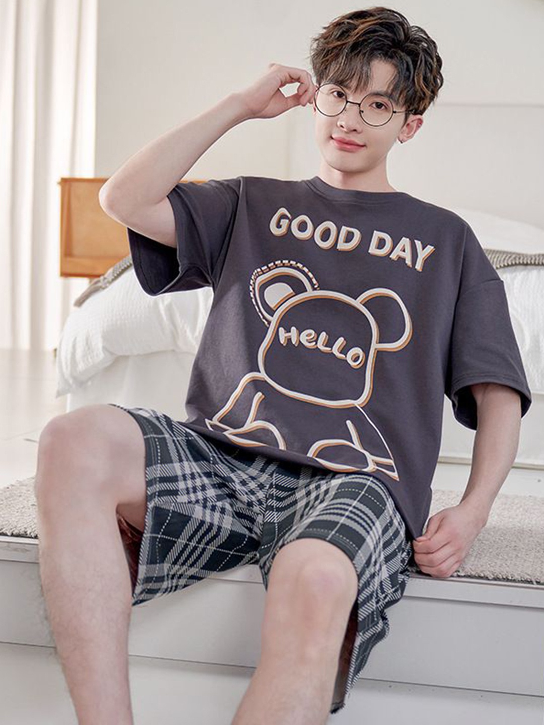 

StyleCast Printed Round Neck Short Sleeves Pure Cotton T-Shirt With Shorts, Brown