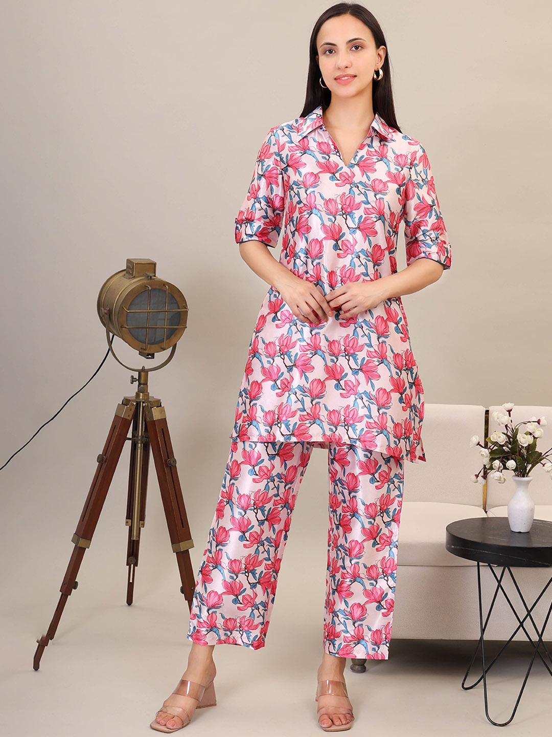 

GRIVA Floral Printed Shirt Collar Satin Top With Trouser, Pink