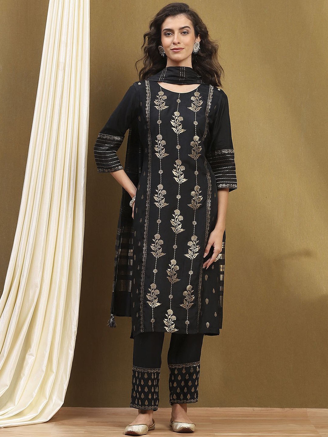 

Biba Women Ethnic Motifs Printed Regular Kurta with Trousers, Black