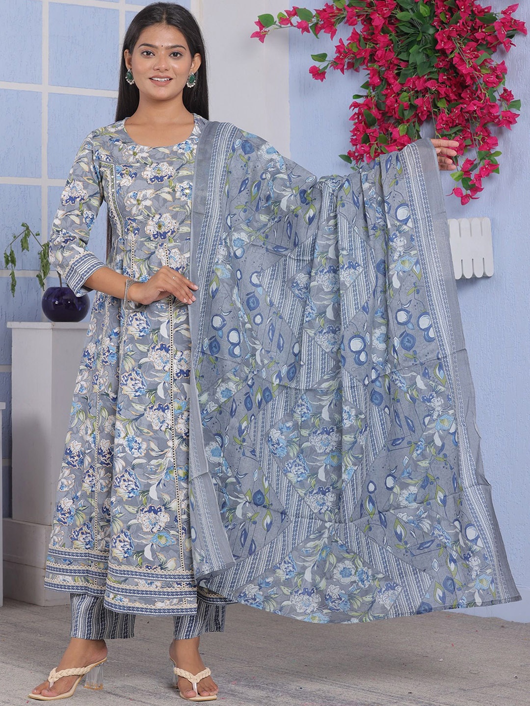 

PARTHVI Floral Printed Thread Work Kurta with Trouser & Dupatta, Grey