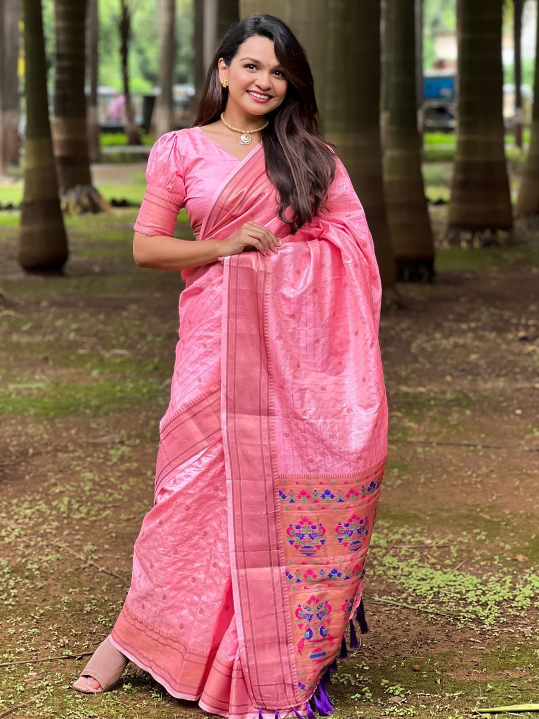 

ODETTE Ethnic Motifs Zari Saree, Pink