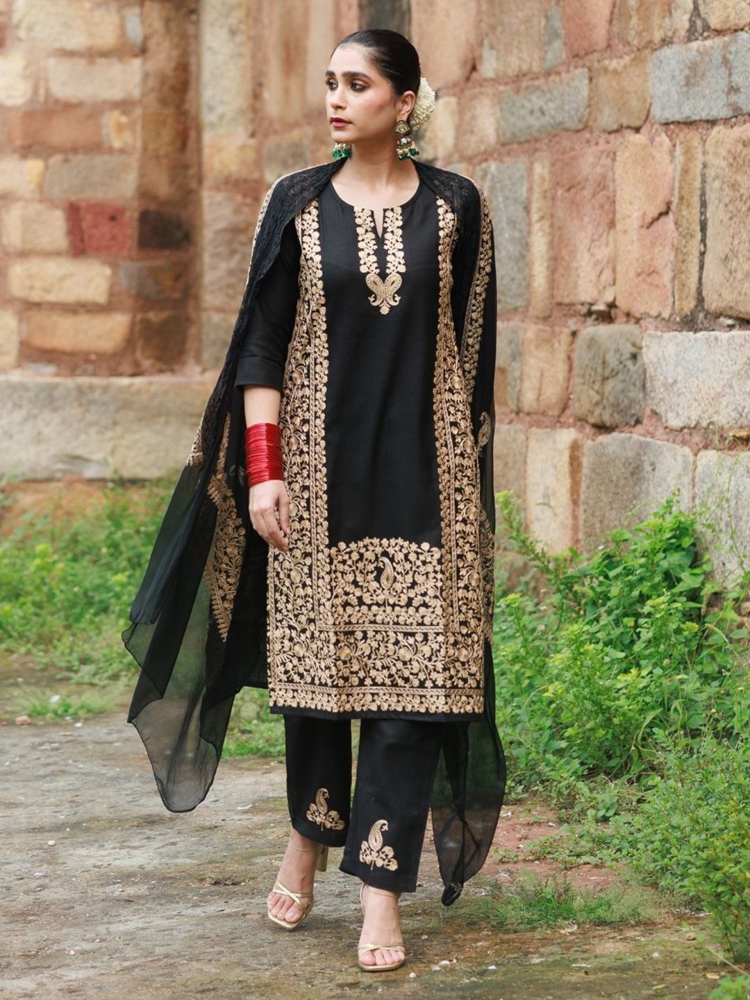 

House of Chikankari HOC Crafts Aari Woven Kurta Set, Black