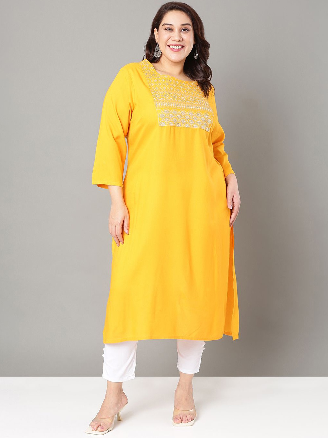 

Sztori Plus Size Floral Embroidered Sequinned Straight Kurta, Yellow