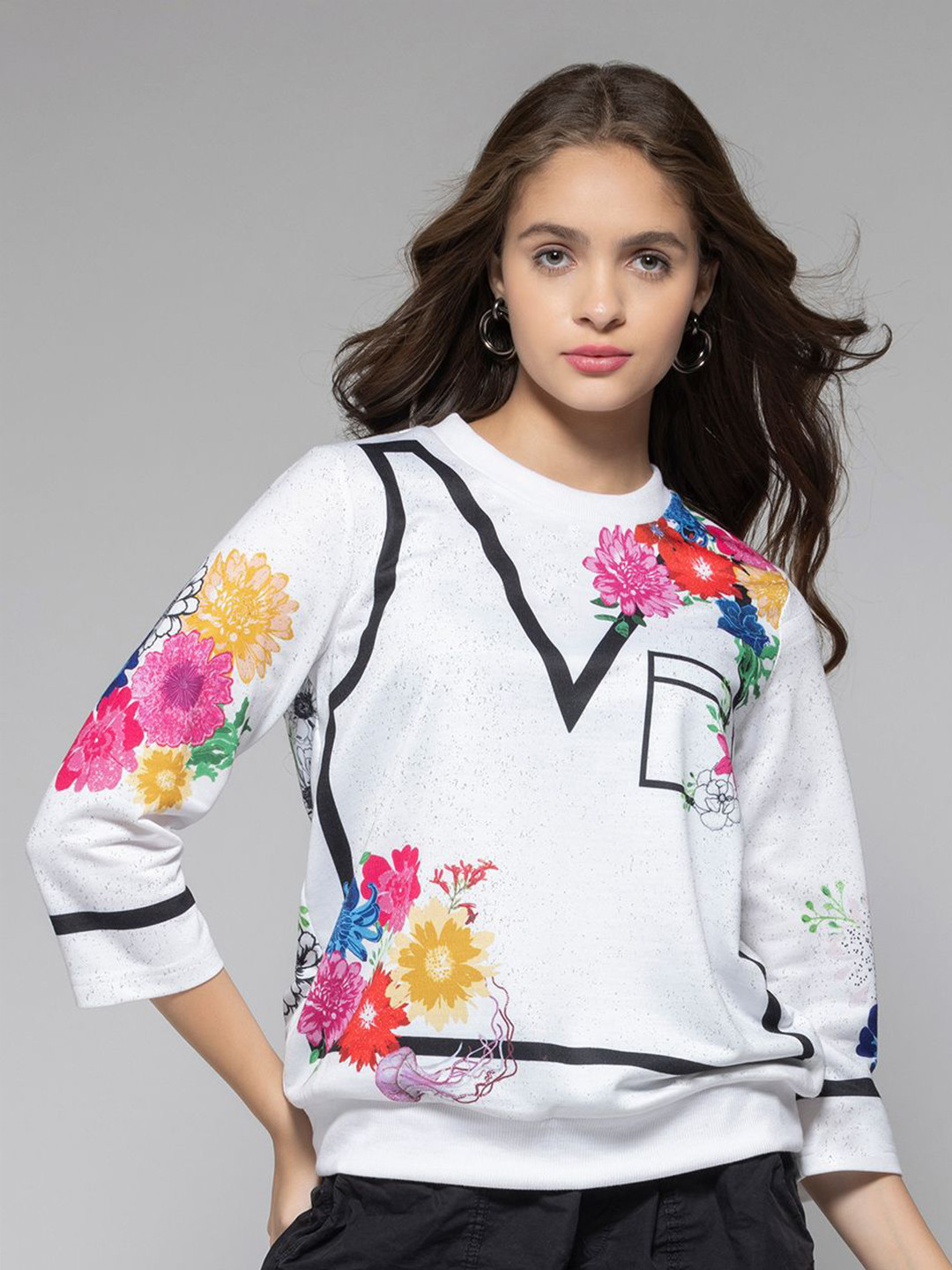 

SHAYE Women Printed Round Neck Pullover Sweatshirt, White