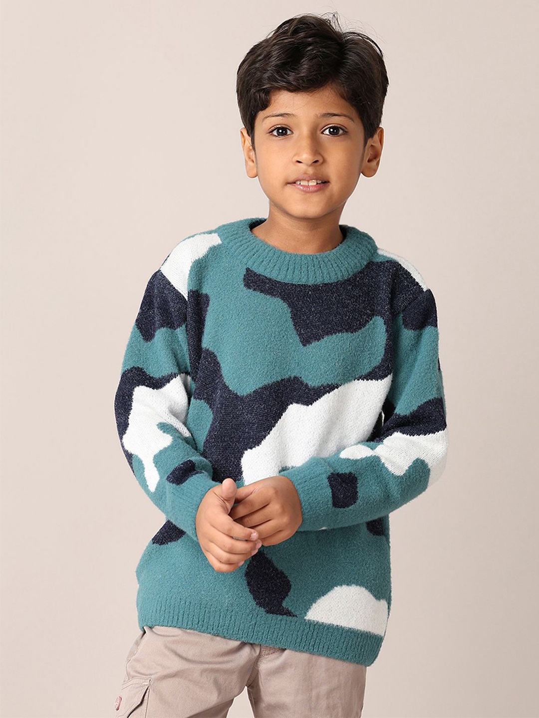 

V-Mart Boys Printed Pullover, Green