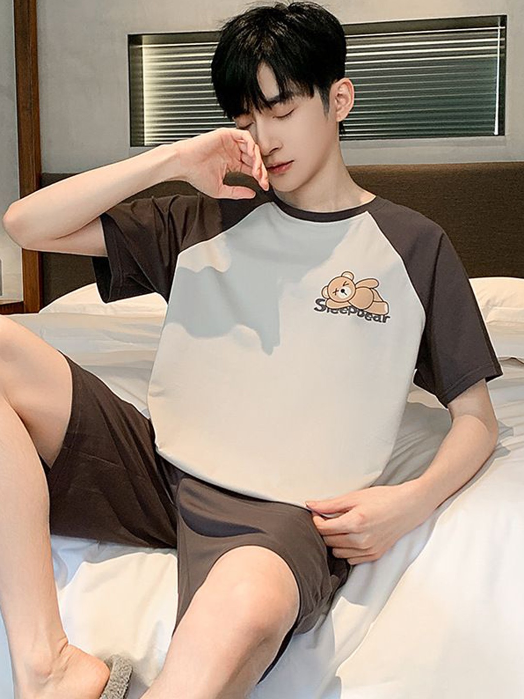 

StyleCast Grey & Brown Printed T-Shirt With Shorts