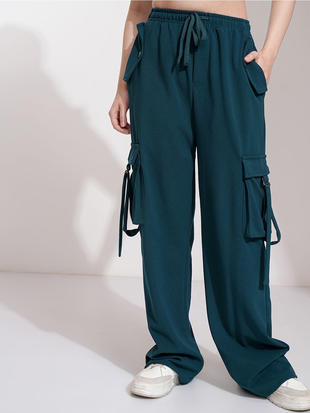 

Tokyo Talkies Women Loose Fit Cargos Trousers, Teal