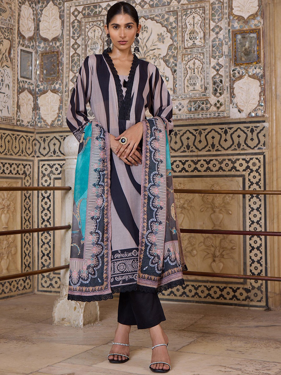 

VIRICA Floral Printed Lace Inserts Straight Kurta With Trousers & Dupatta, Blue