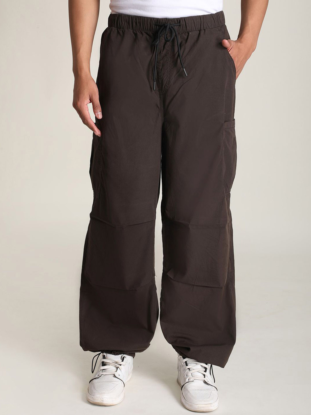 

The Lifestyle Co Men Parachute Fit Cotton Cargo Trousers, Brown