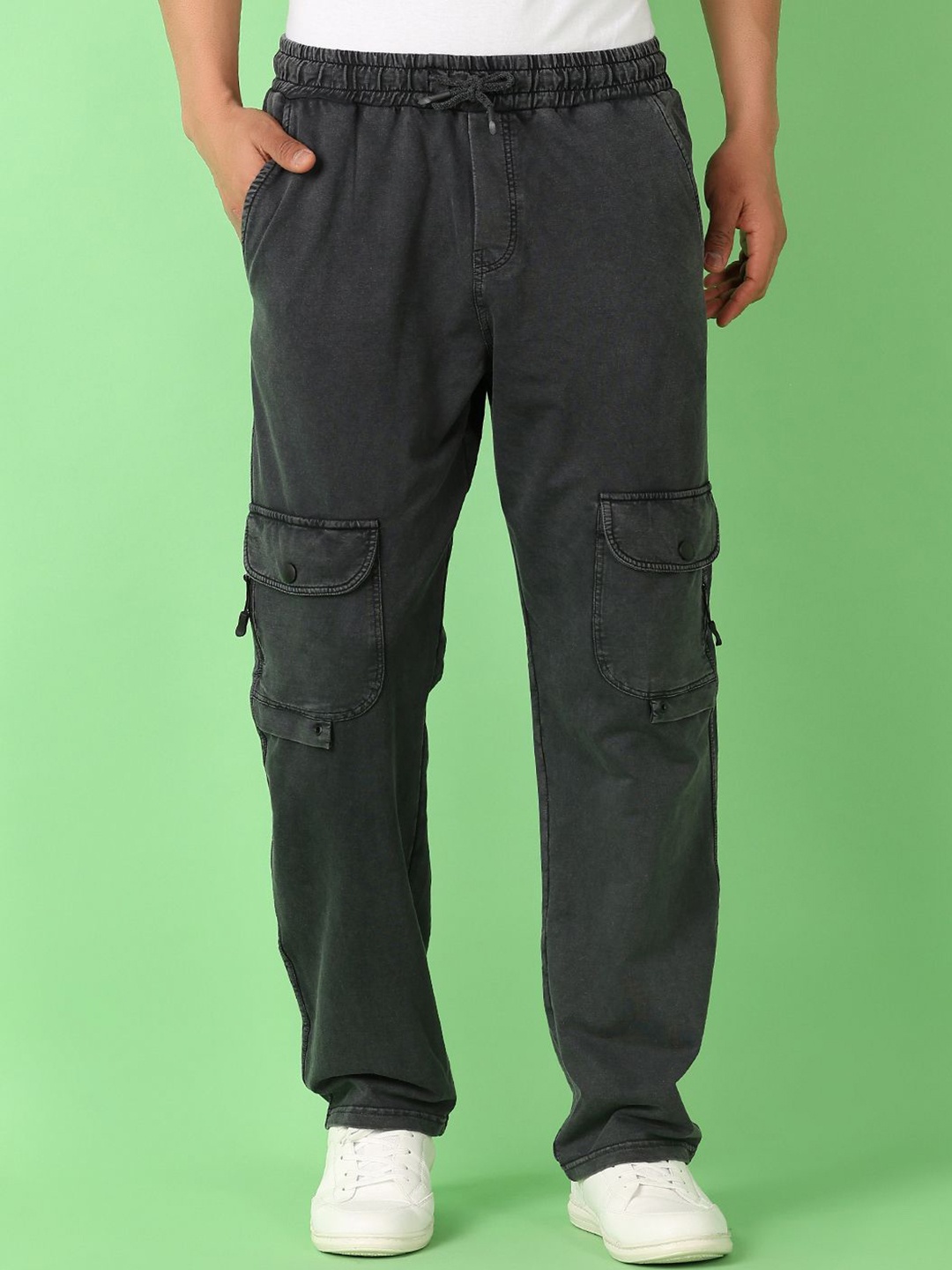 

V-Mart Men Cotton Regular Fit Cargos Trousers, Black