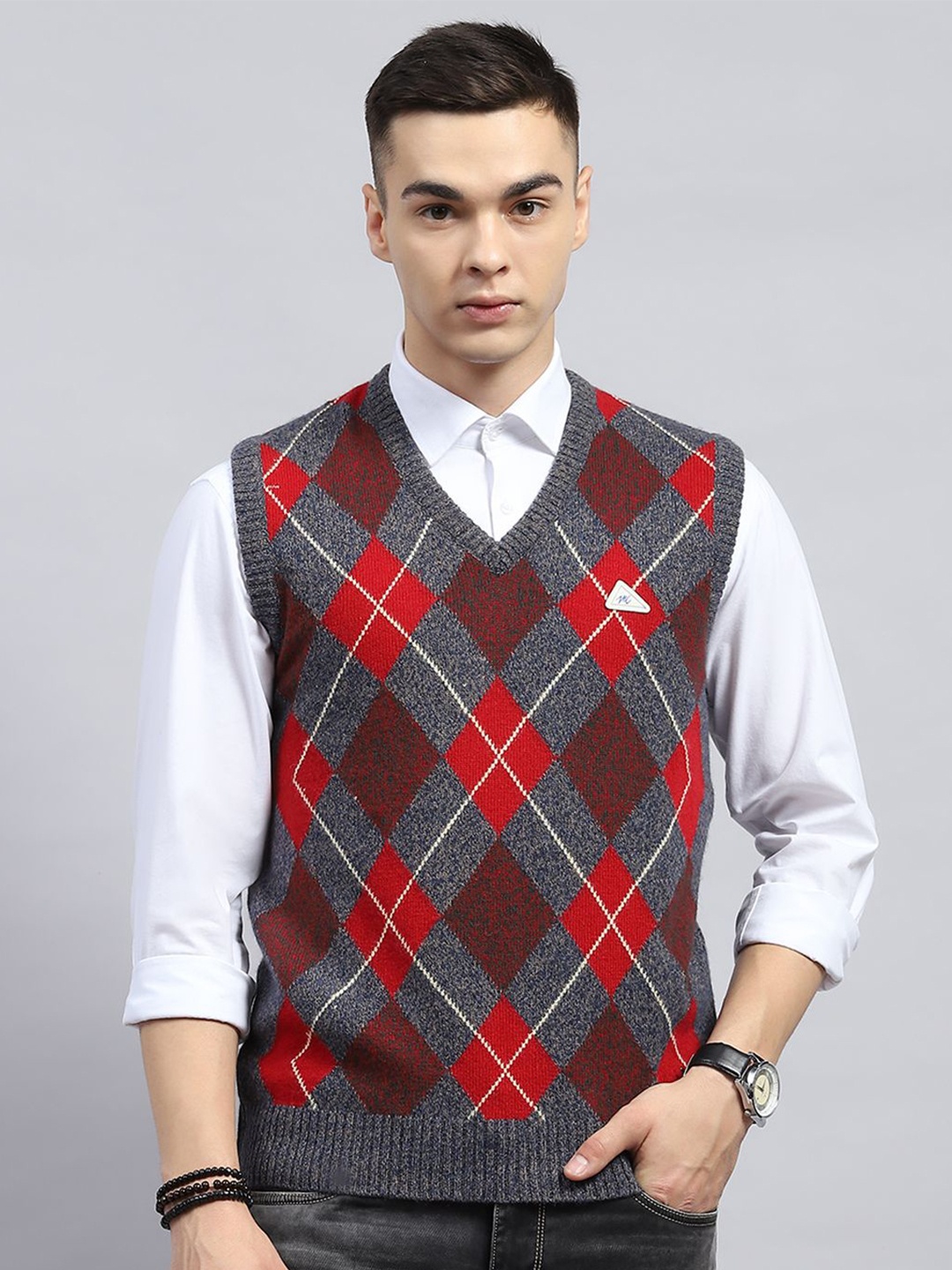 

Monte Carlo Men Printed Woollen Sweater Vest, Grey