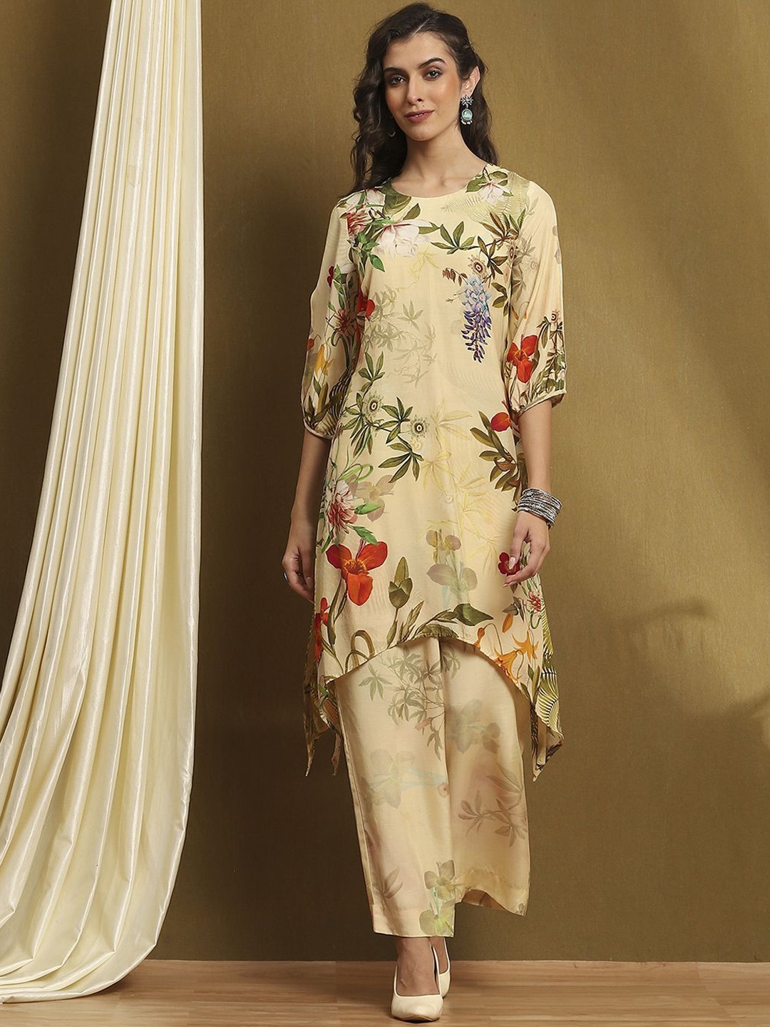 

Biba Women Floral Printed Round Neck Regular Kurta with Palazzos, Yellow