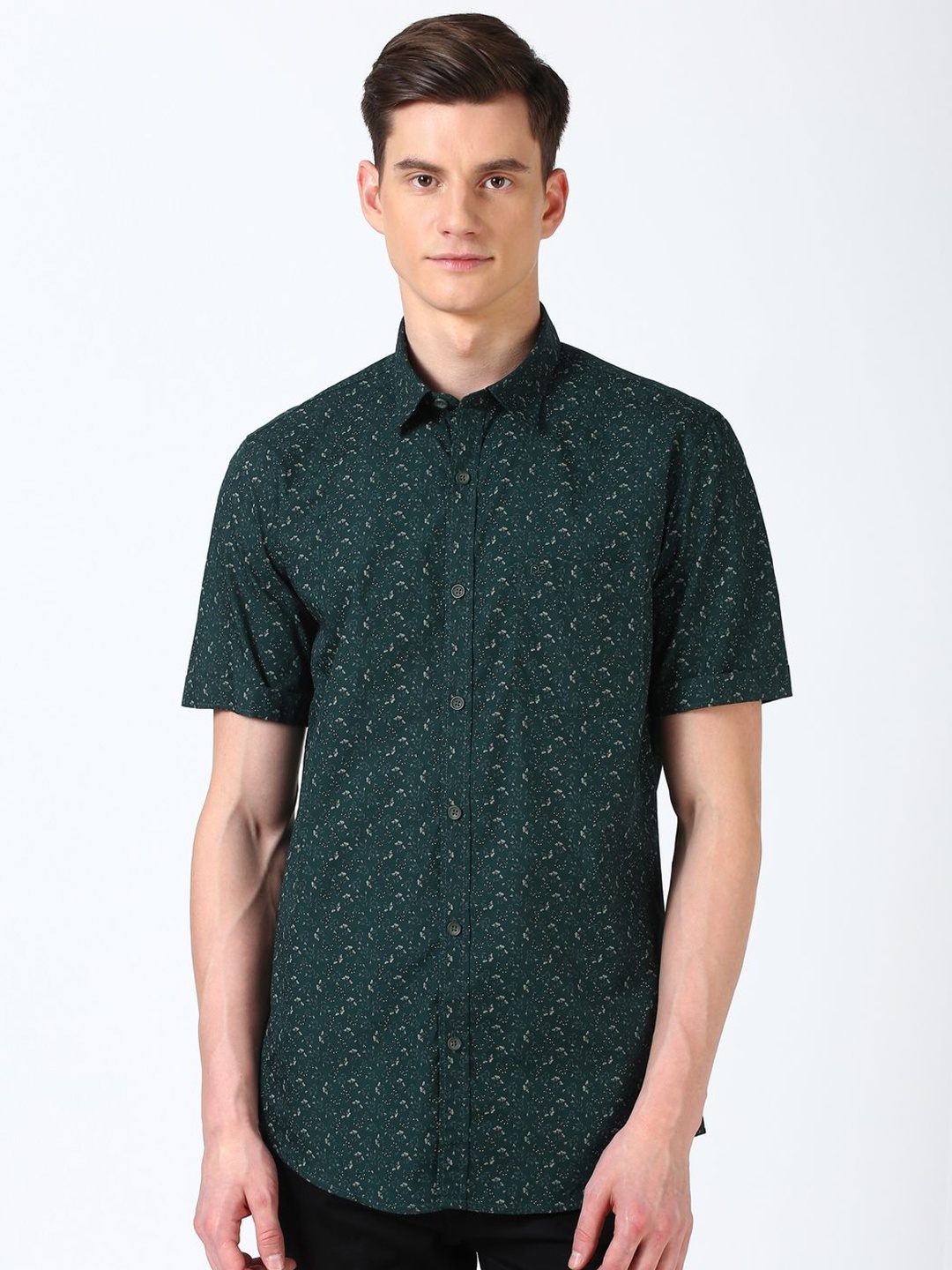 

Peter England Casuals Men Slim Fit Floral Opaque Printed Casual Shirt, Green