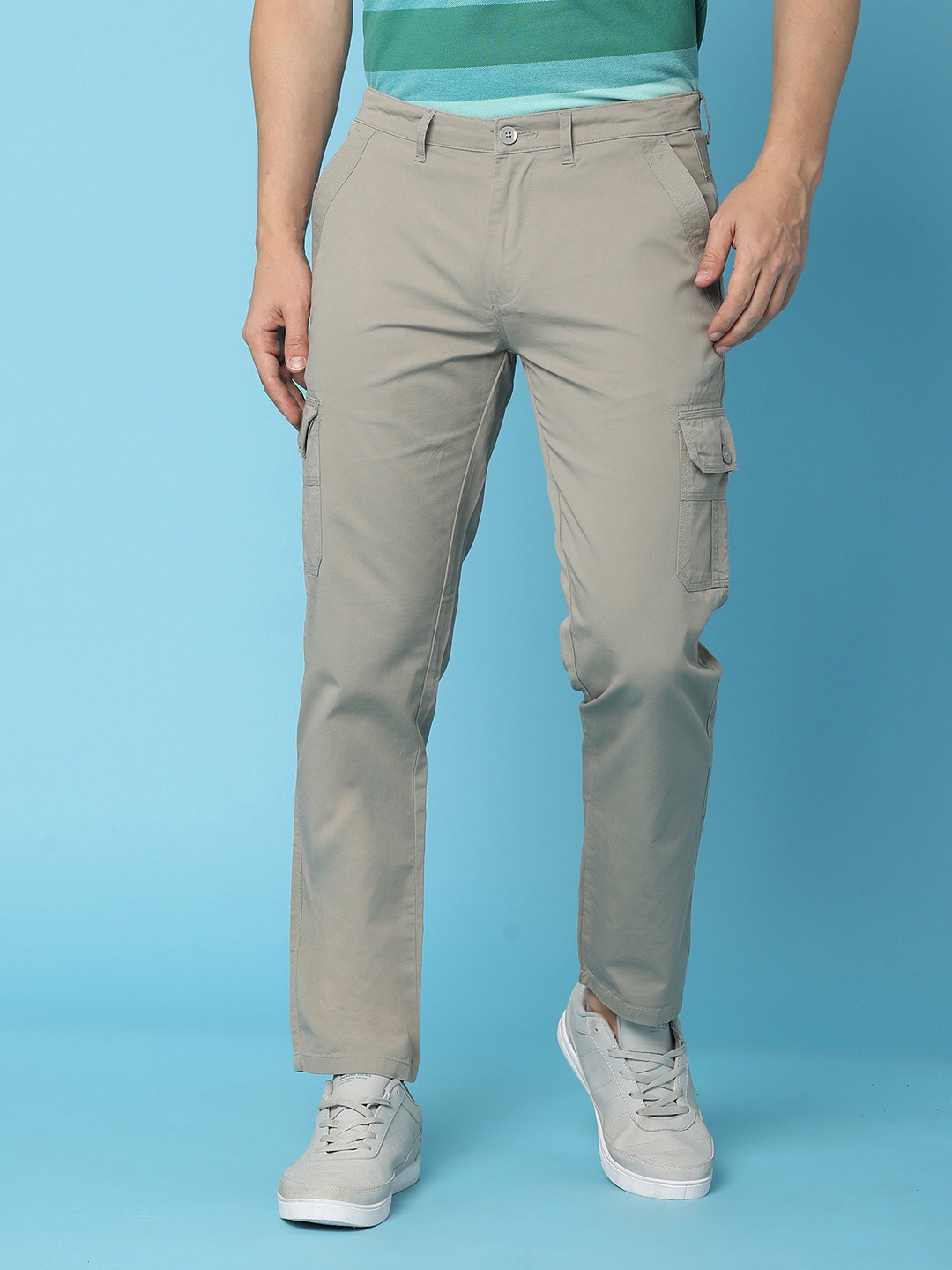 

V-Mart Men Cargos Regular Fit Trousers, Grey