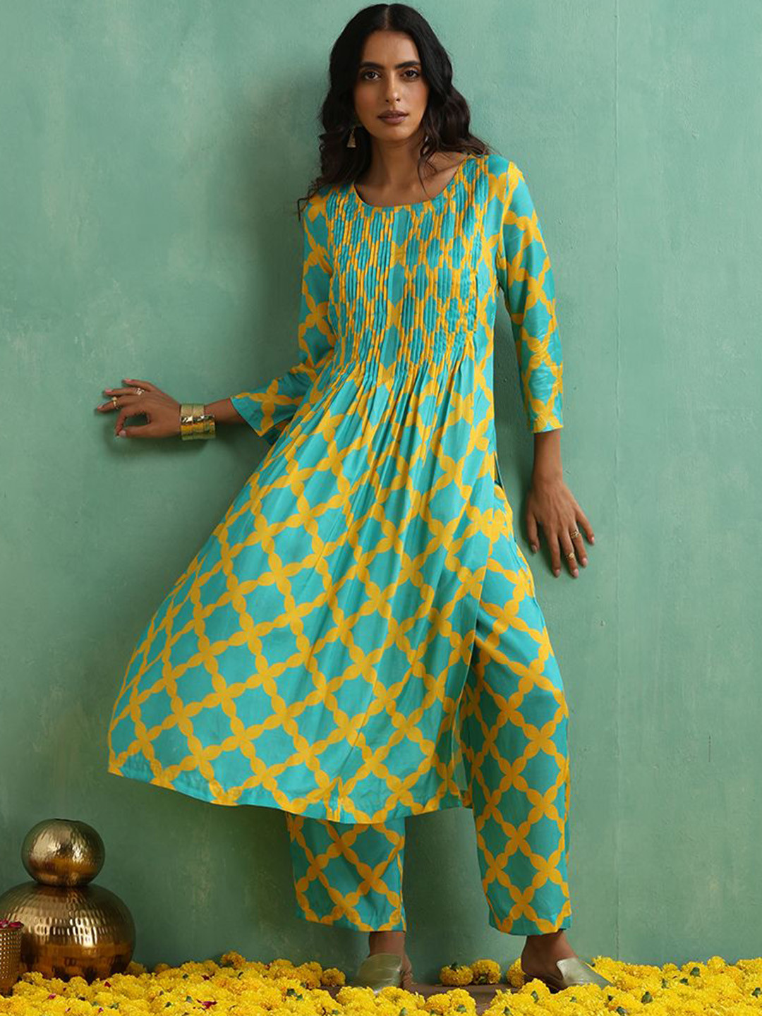 

indy Raaga Ethnic Motifs Printed Round Neck Straight Kurta With Trousers, Turquoise blue