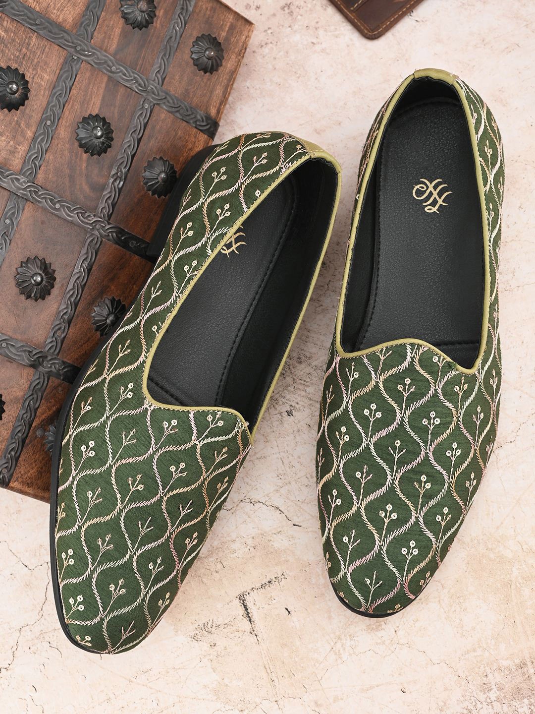 

House of Pataudi Men Casual Slip On Majoris, Green
