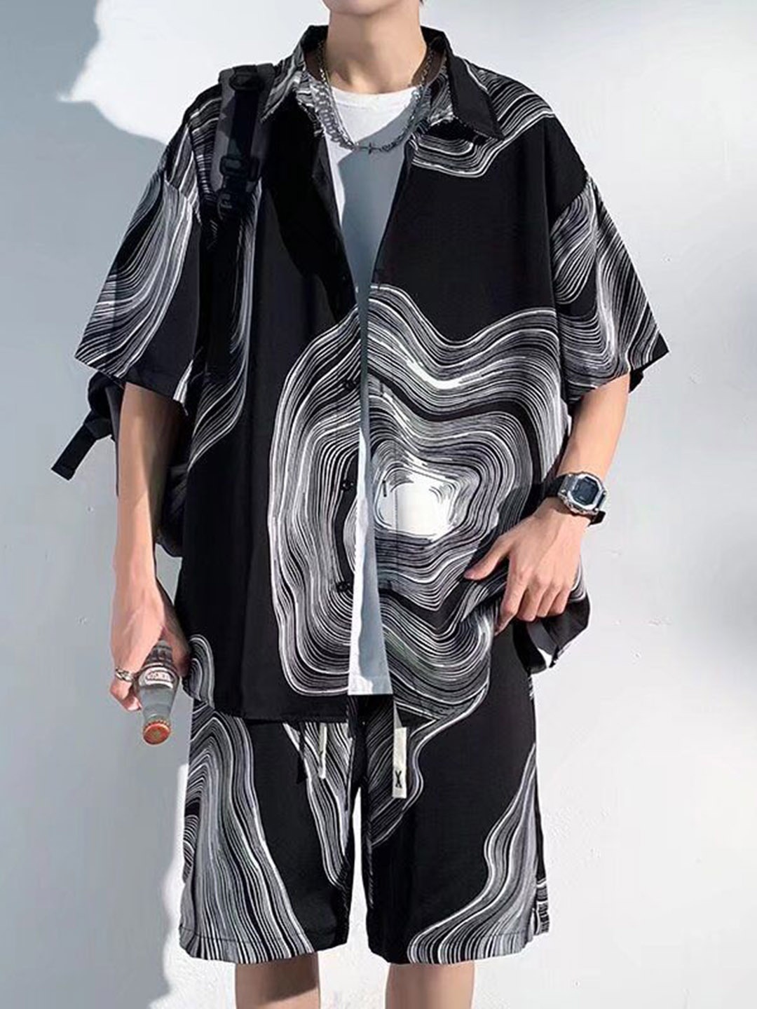 

StyleCast Black & White Abstract Printed Shirt With Shorts