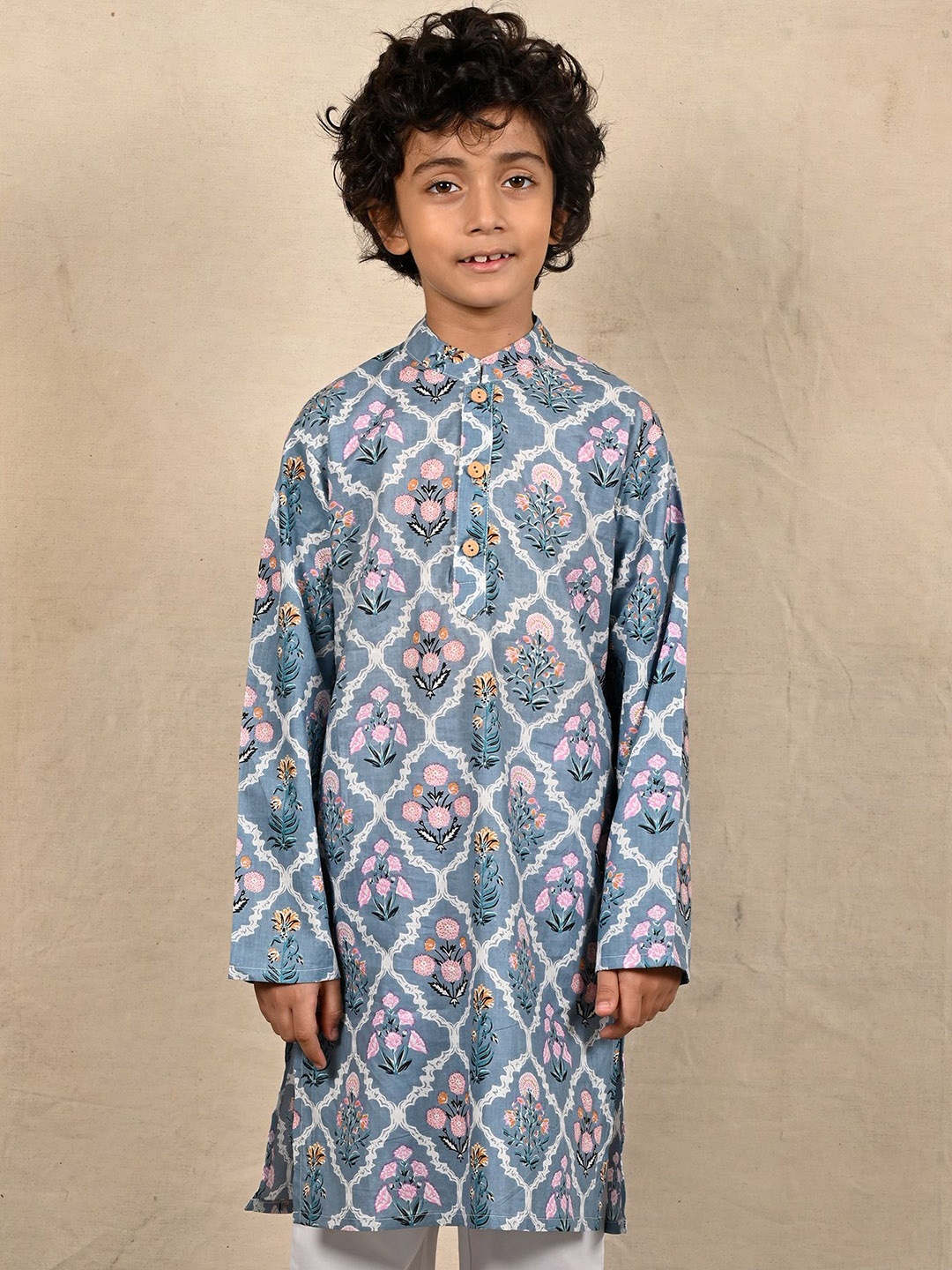 

Anthrilo Boys Floral Printed Mandarin Collar Pure Cotton Straight Kurta, Blue