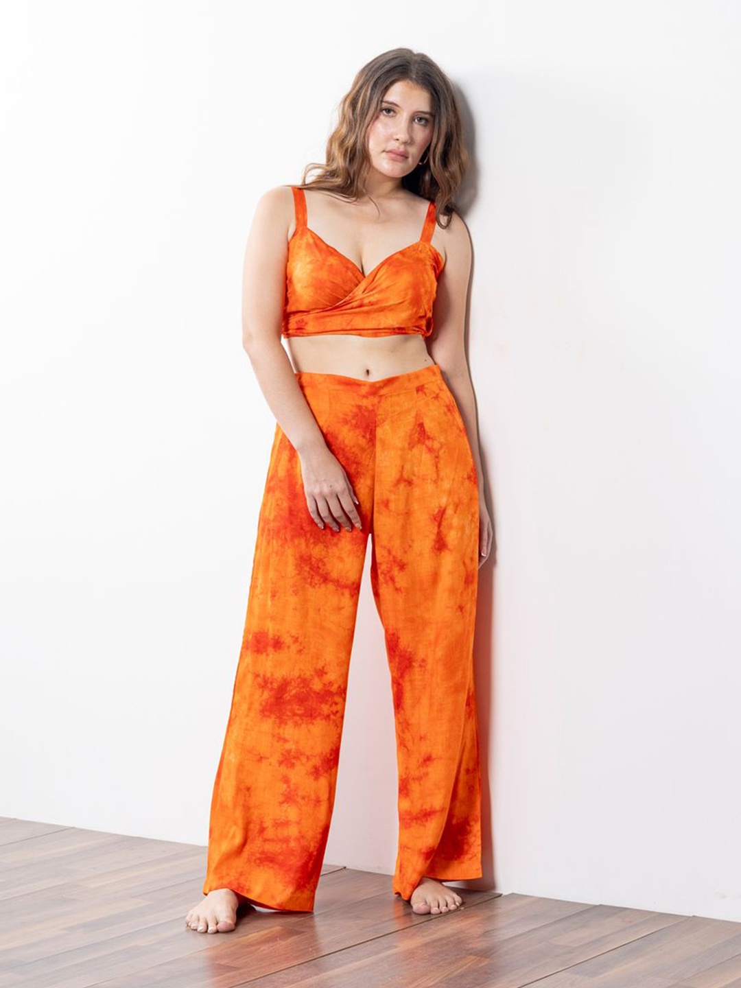 

EROTISSCH Abstract Printed Crop Top With Trousers, Orange