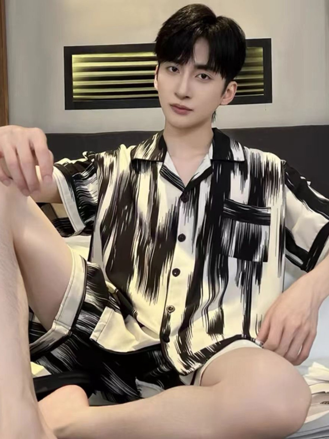 

StyleCast Men Printed Short Sleeve Shirt With Shorts Night Suit, Black