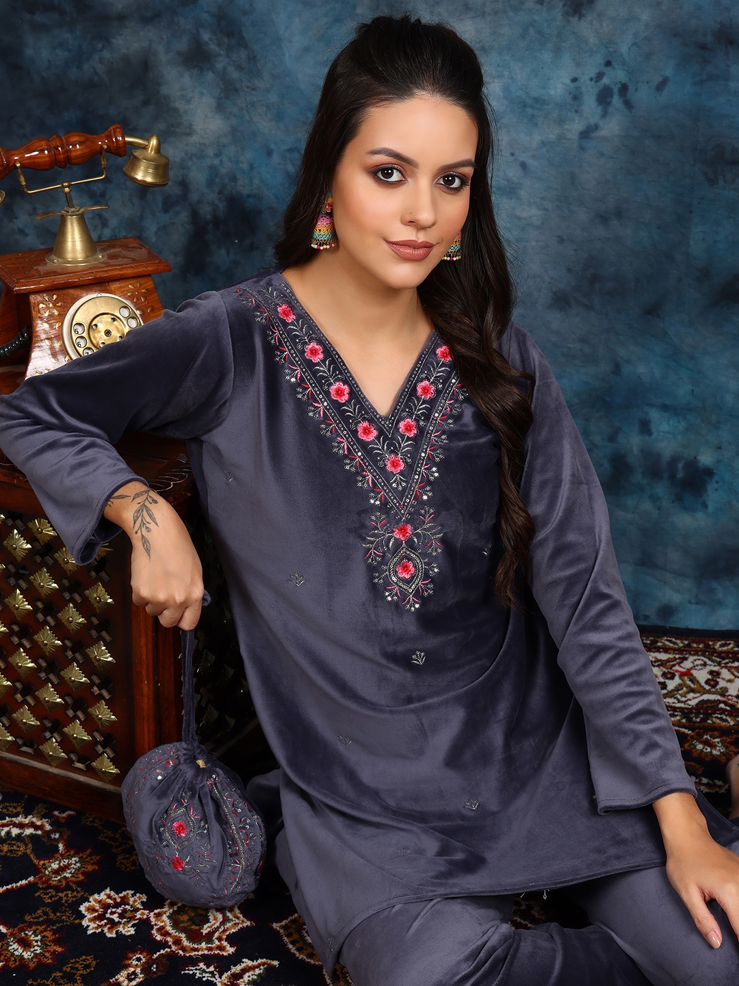 

KALINI Floral Embroidered Thread Work Pure Wool Kurta With Trousers, Grey