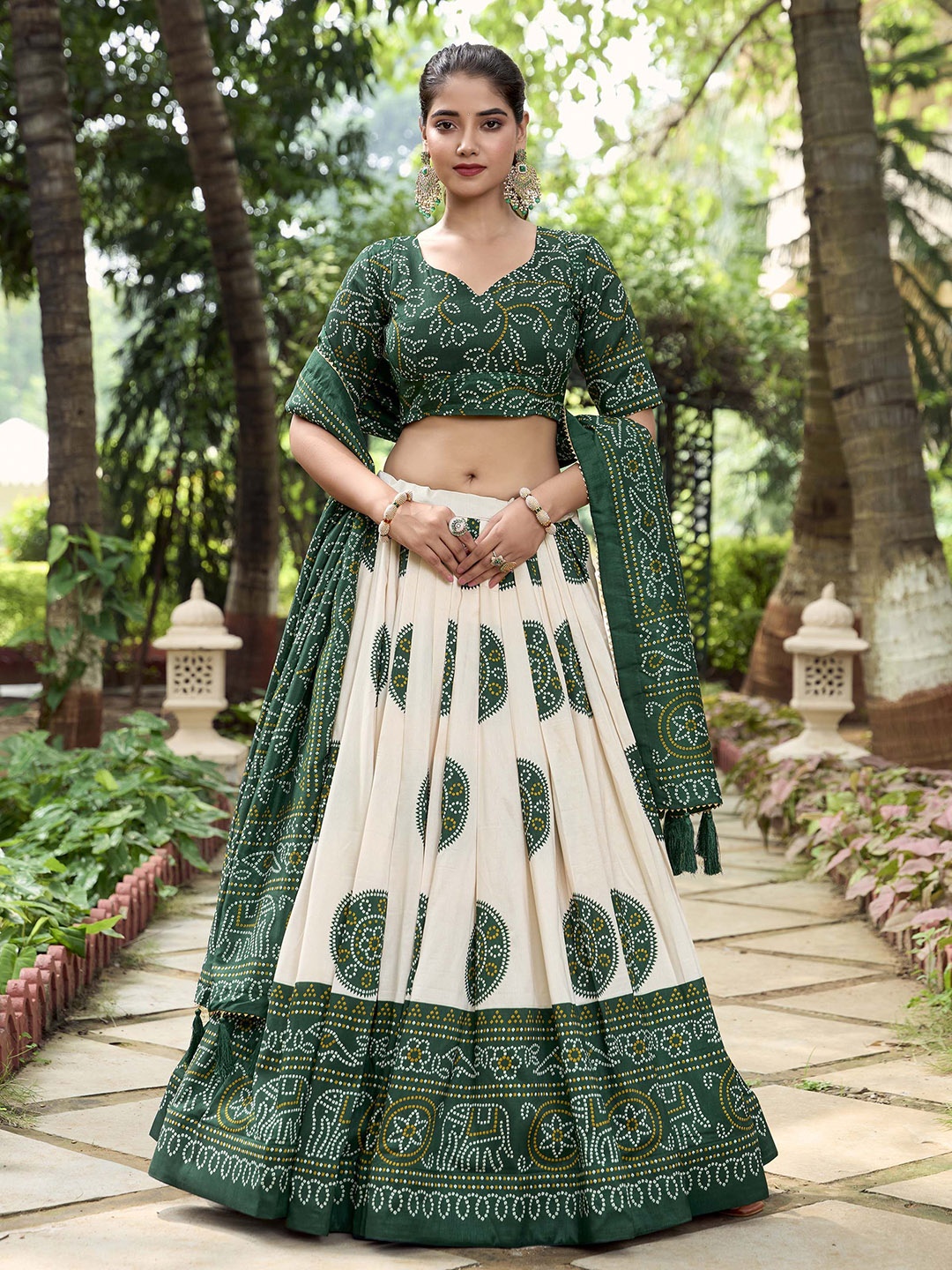 

LOOKNBOOK ART Printed Ready to Wear Lehenga & Unstitched Blouse With Dupatta, Green