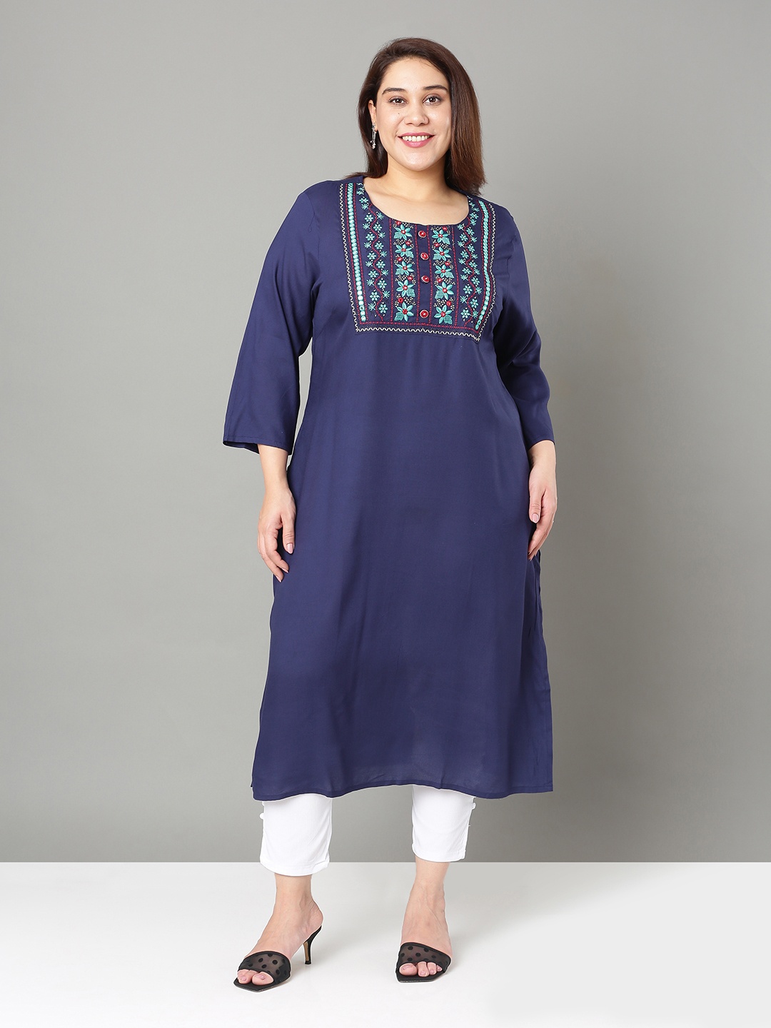 

Sztori Plus Size Floral Yoke Design Thread Work Straight Kurta, Navy blue