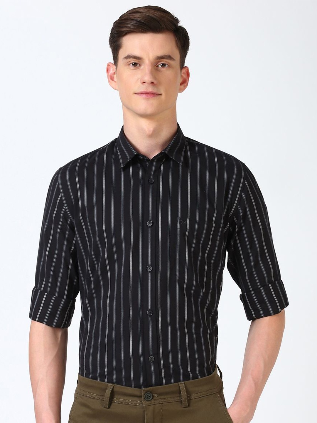 

Peter England Casuals Men Slim Fit Opaque Striped Casual Shirt, Black