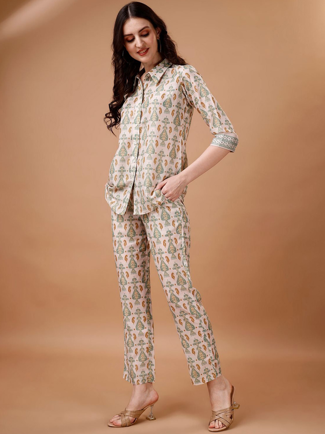 

COLORCART Printed Top & Trousers Co-Ords Set, Beige