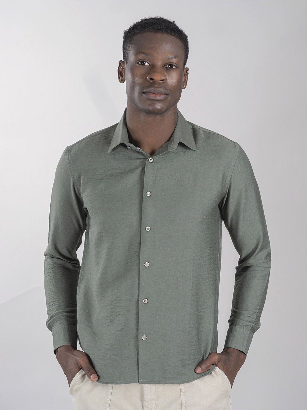 

PEPLOS Men Smart Spread Collar Solid Casual Shirt, Olive