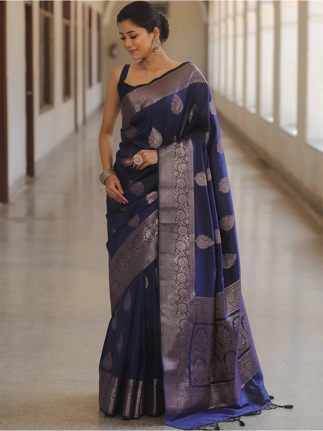 

Banarasee Woven Design Zari Banarasi Saree With Unstitched Blouse, Blue