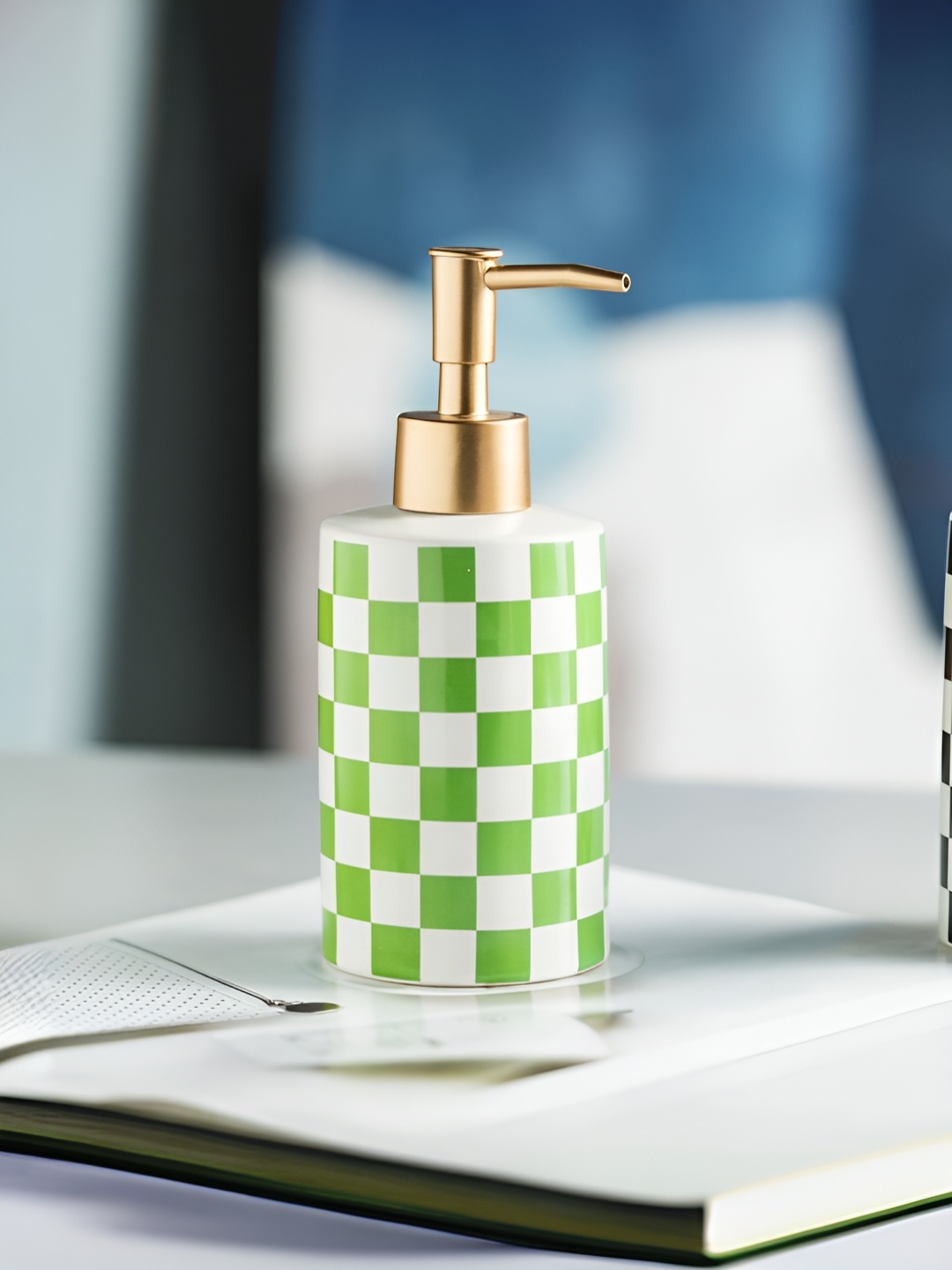 

The Better Home Green & White Geometric Printed Ceramic Glossy Soap Dispenser 310 ml