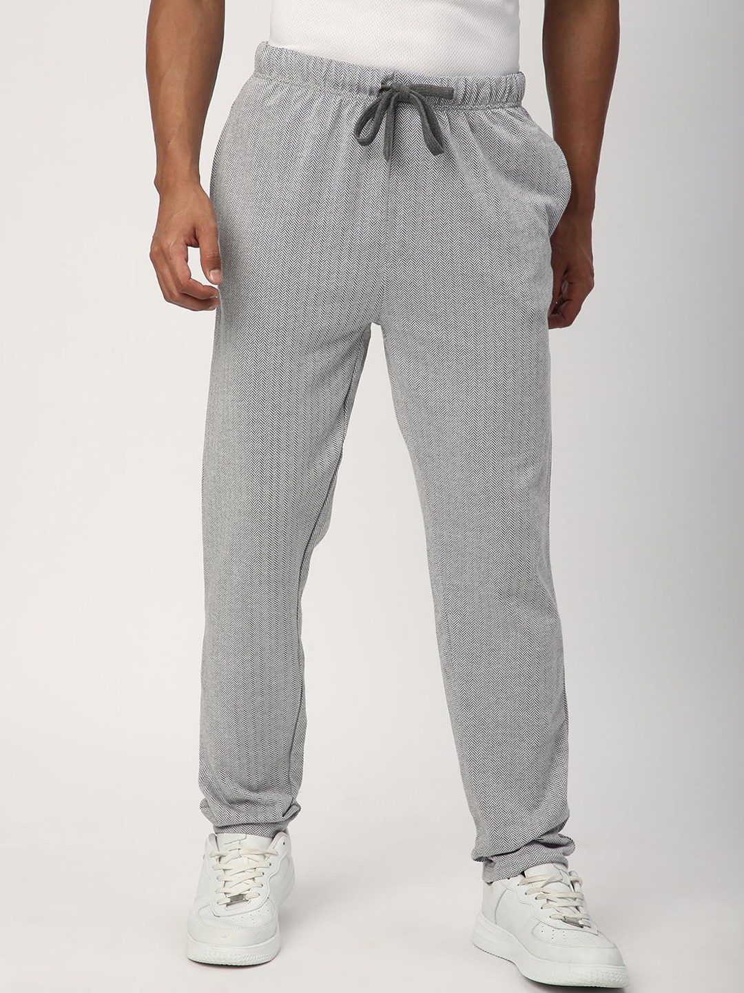 

R&B Men Mid-Rise Regular Fit Track Pants, Grey