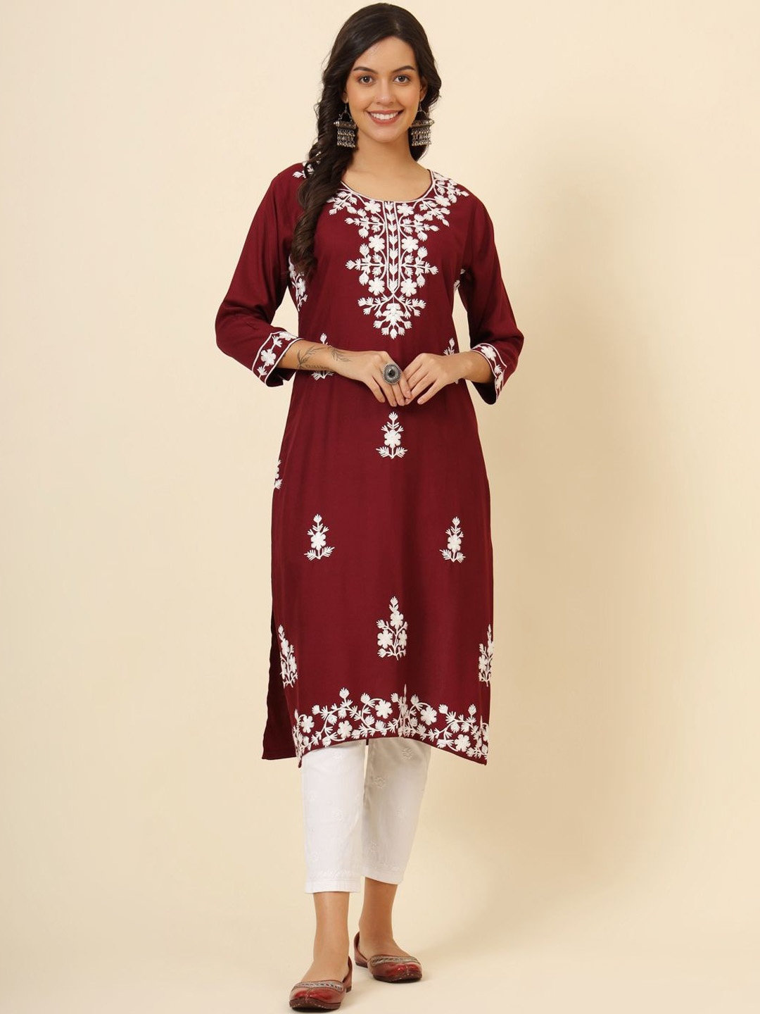 

HERE&NOW Floral Embroidered Thread Work Regular Straight Kurta, Maroon