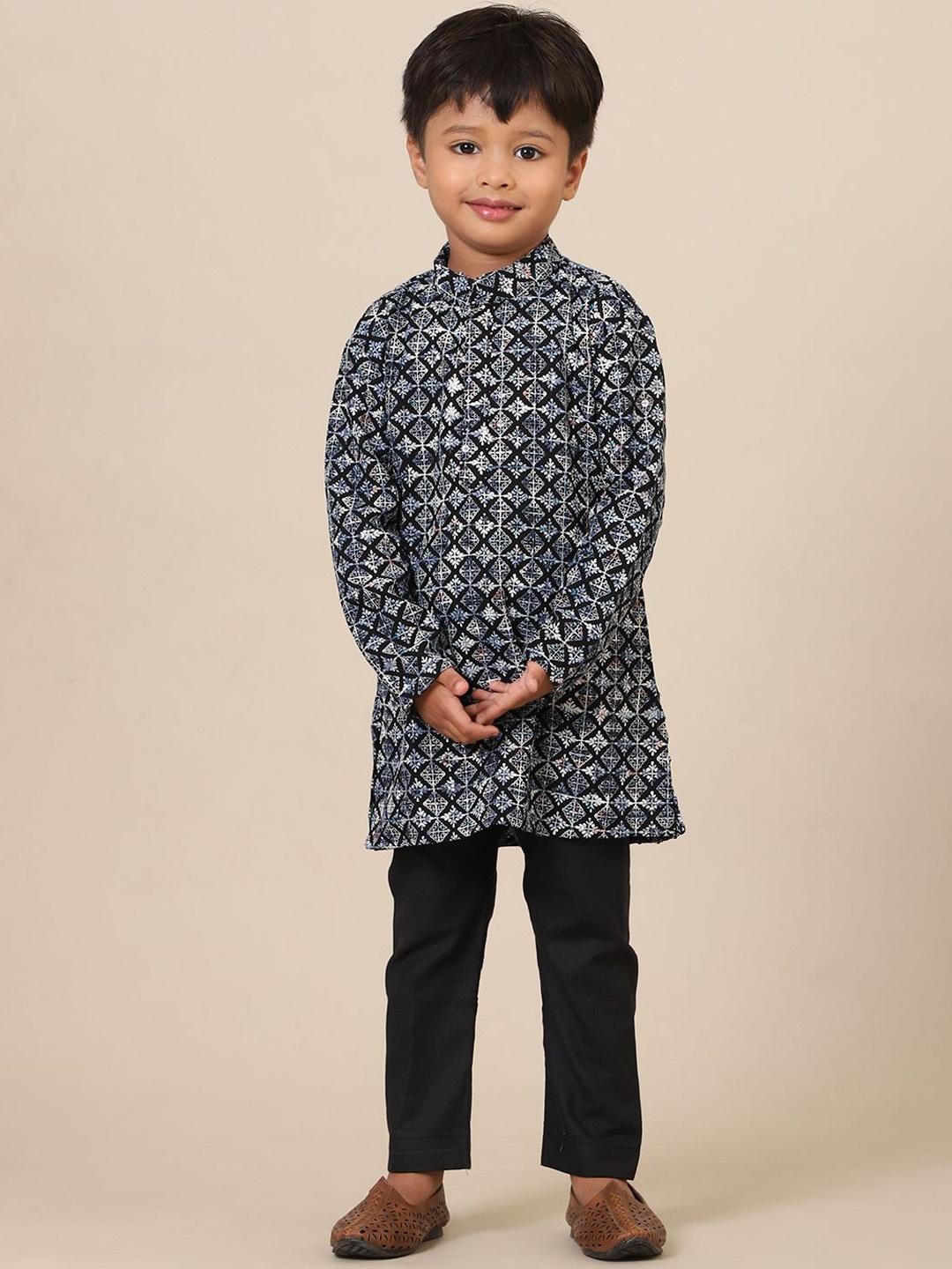 

Stuffie Land Boys Embroidered Regular Pure Cotton Straight Kurta with Pyjamas, Black