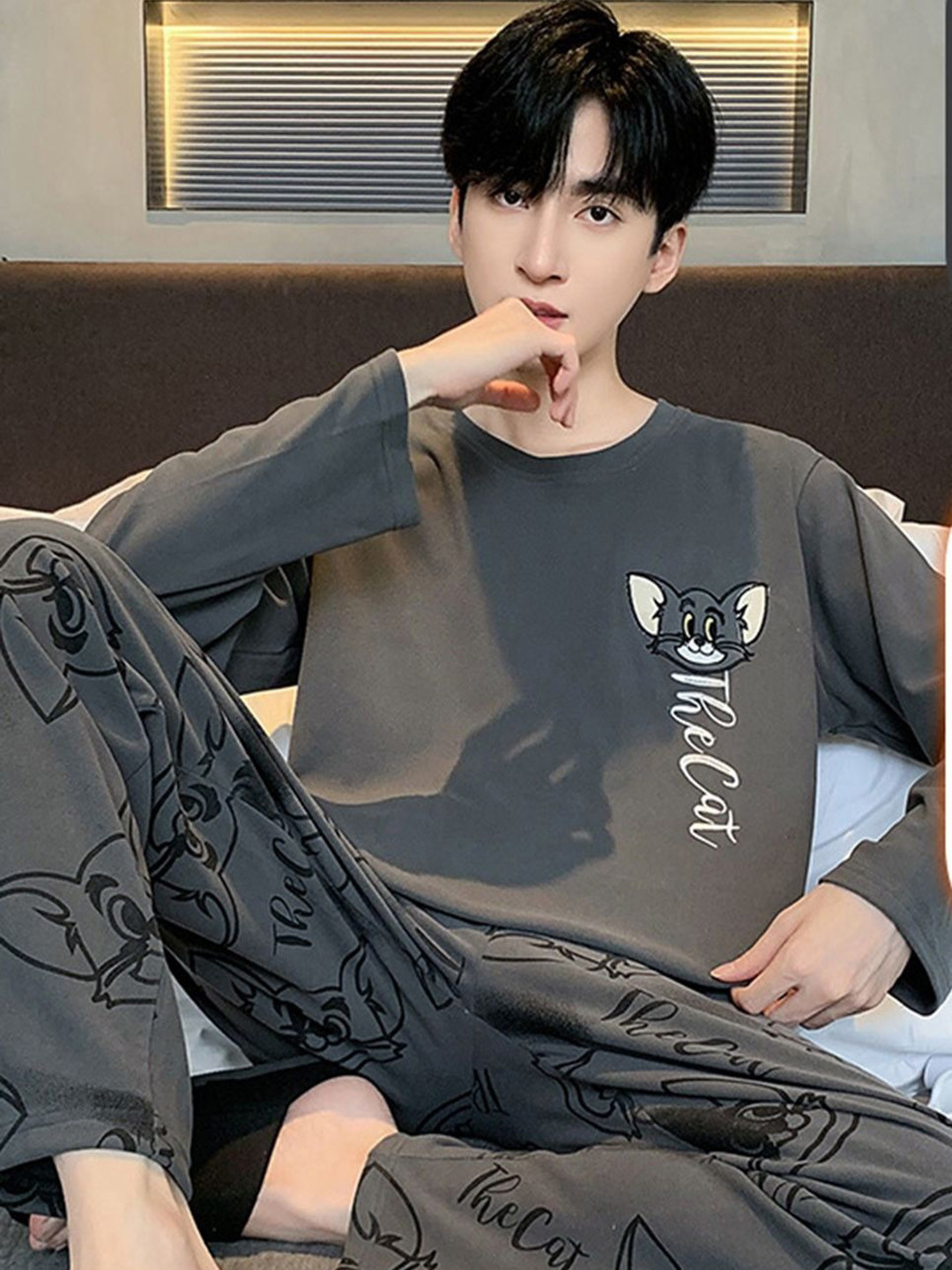 

StyleCast Printed Round Neck Long Sleeves T-shirt & Pyjama, Grey