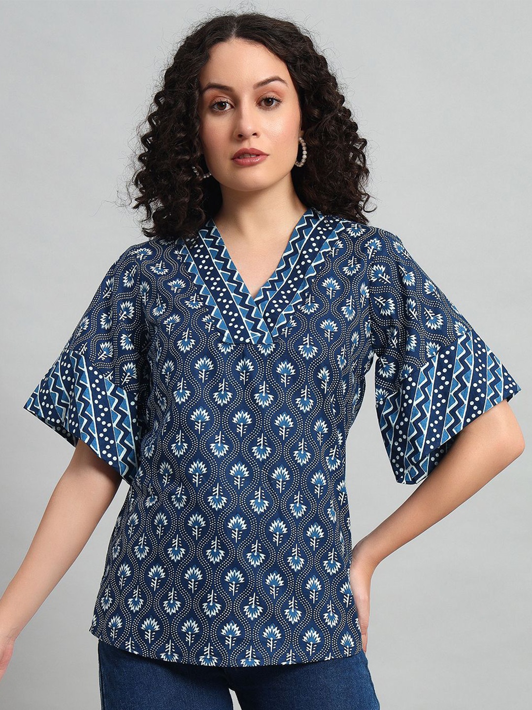 

HELLO DESIGN Women Cotton Ethnic Motifs Printed Top, Navy blue