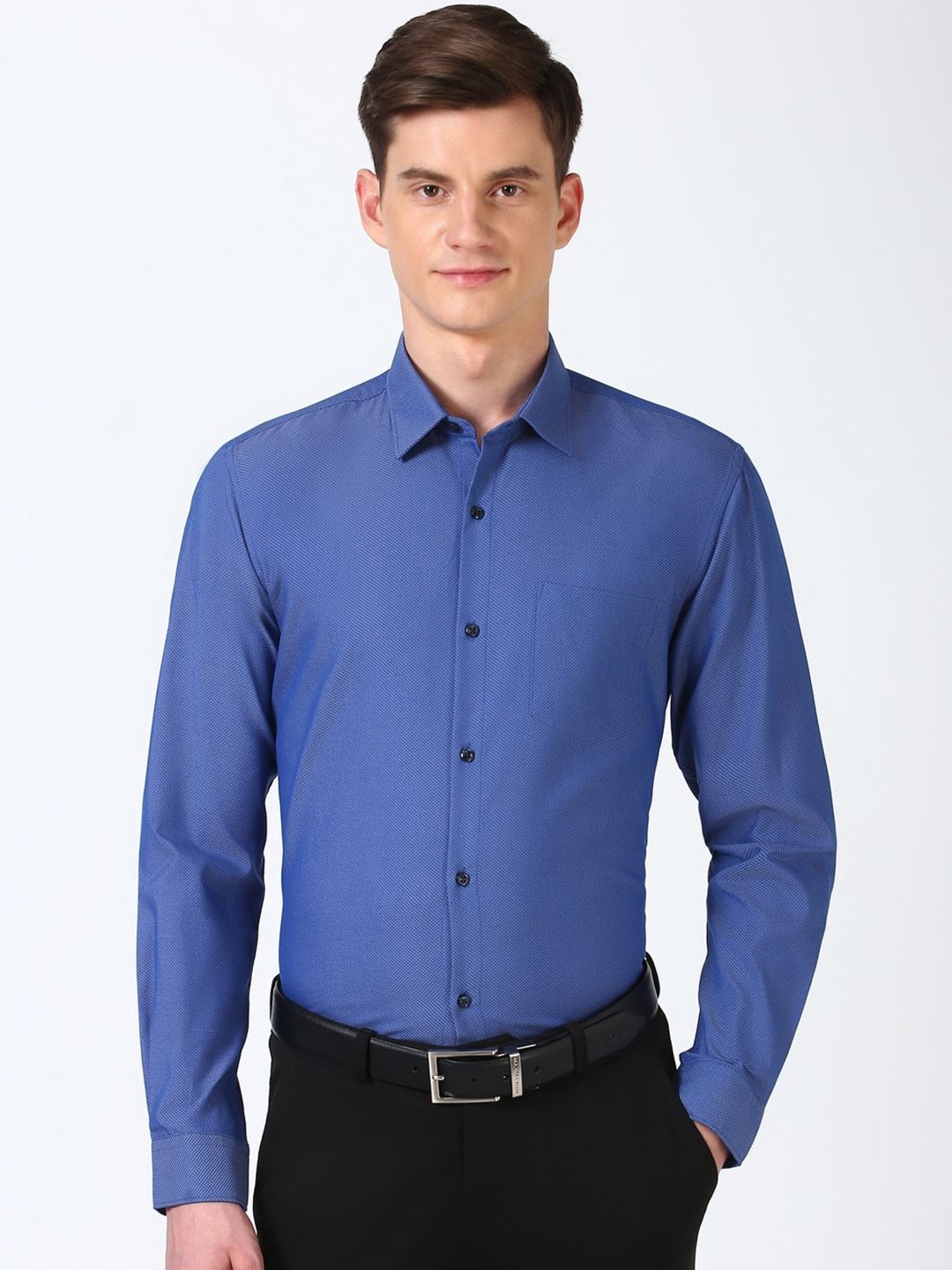 

Peter England Men Spread Collar Solid Casual Shirt, Blue